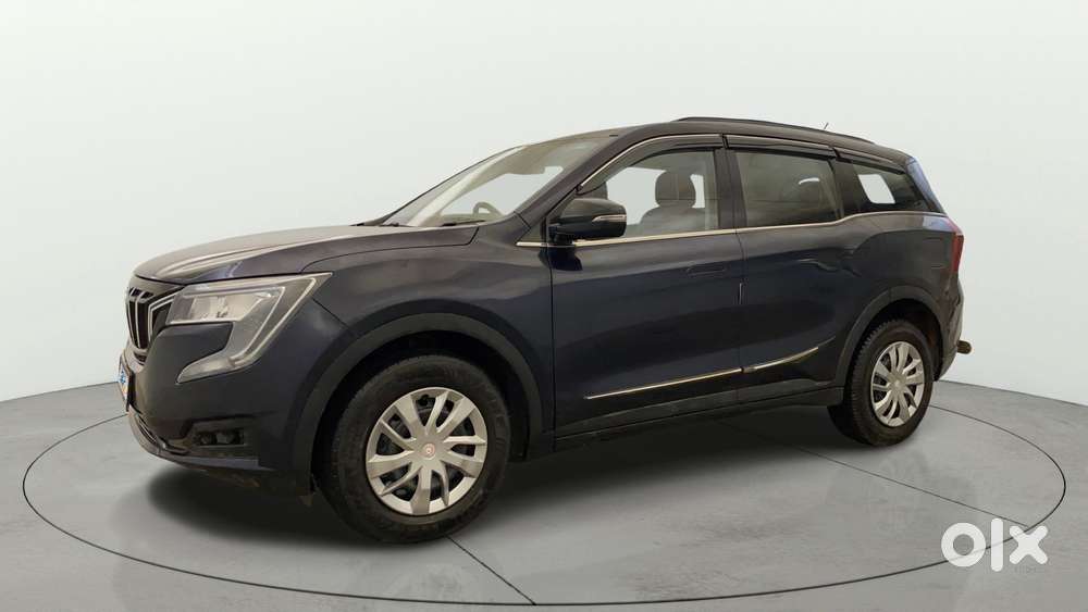 Mahindra Xuv700 2.0 Mx Petrol Mt 5 Str, 2023, Petrol