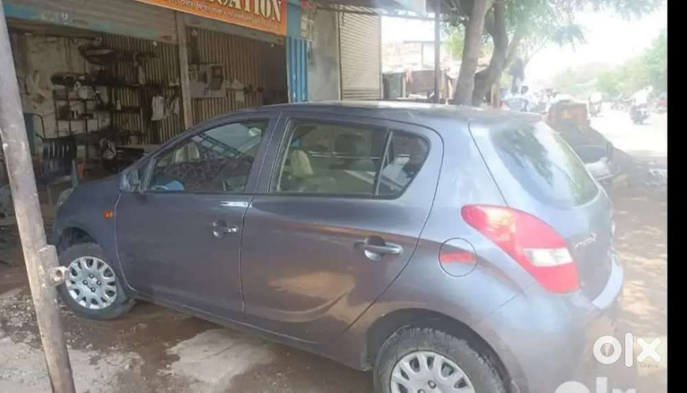 Hyundai I20 Magna 2011 Car Best Condition,r