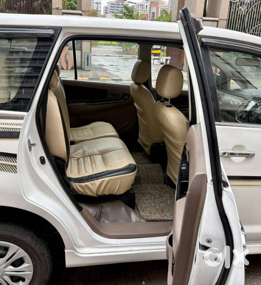 Toyota Innova 2.5 G (diesel) 8 Seater, 2015, Diesel