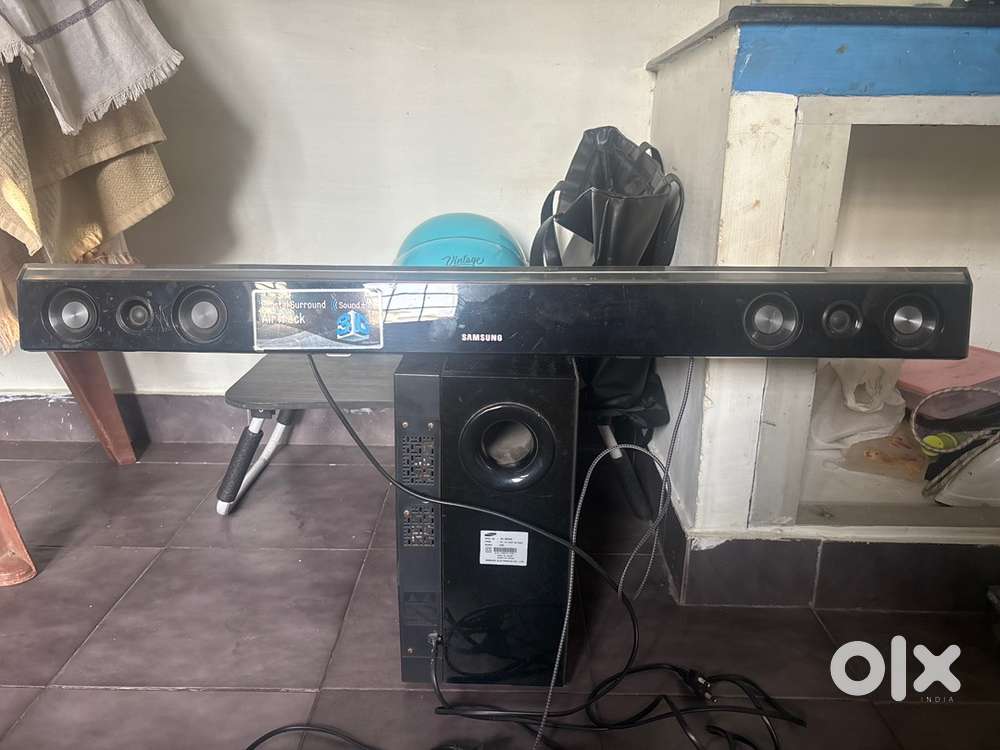 Samsung Crystal Surround Air Track Sound bar and Sub -Woofer