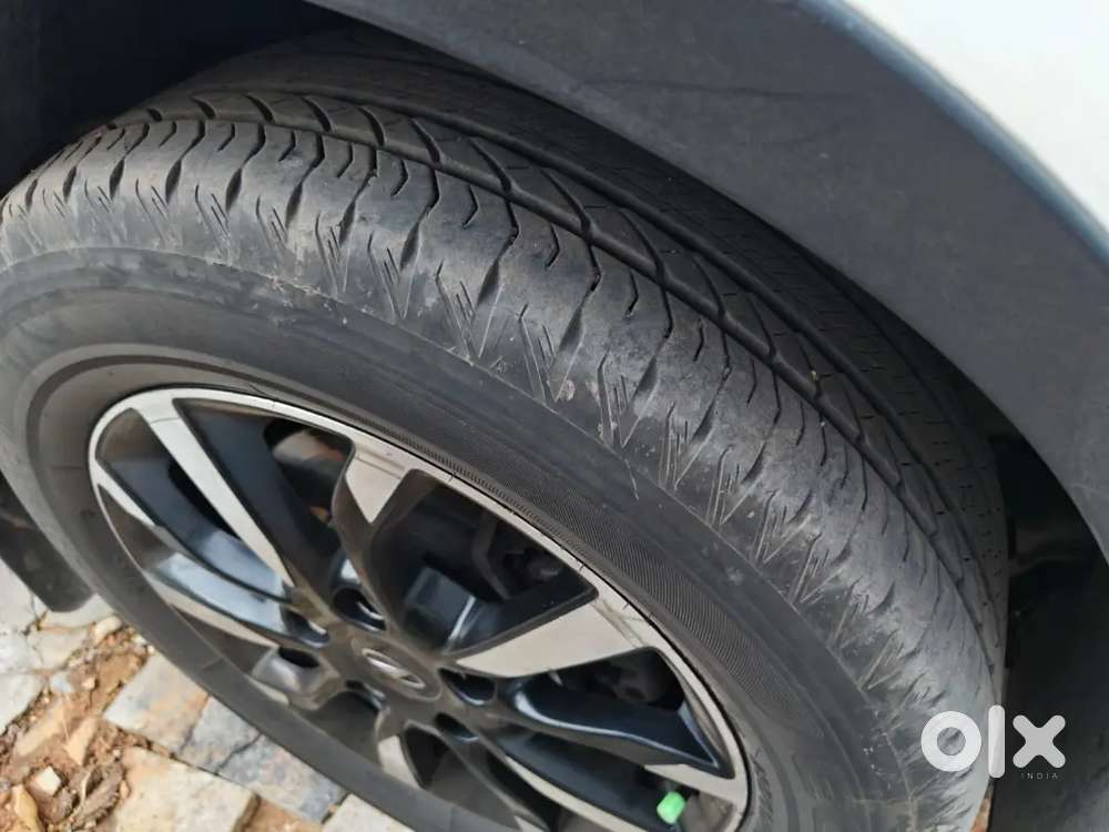 Xuv500 W11 Fwd Topend Vehicle