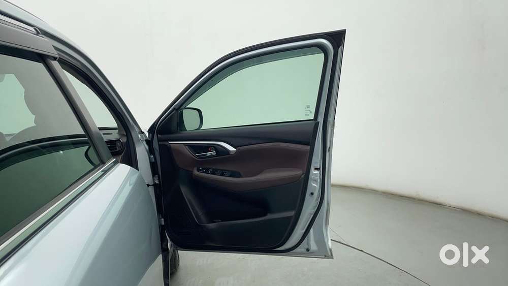 Maruti Suzuki Grand Vitara 1.5 Alpha Smart Hybrid Allgrip, 2023, Pet..