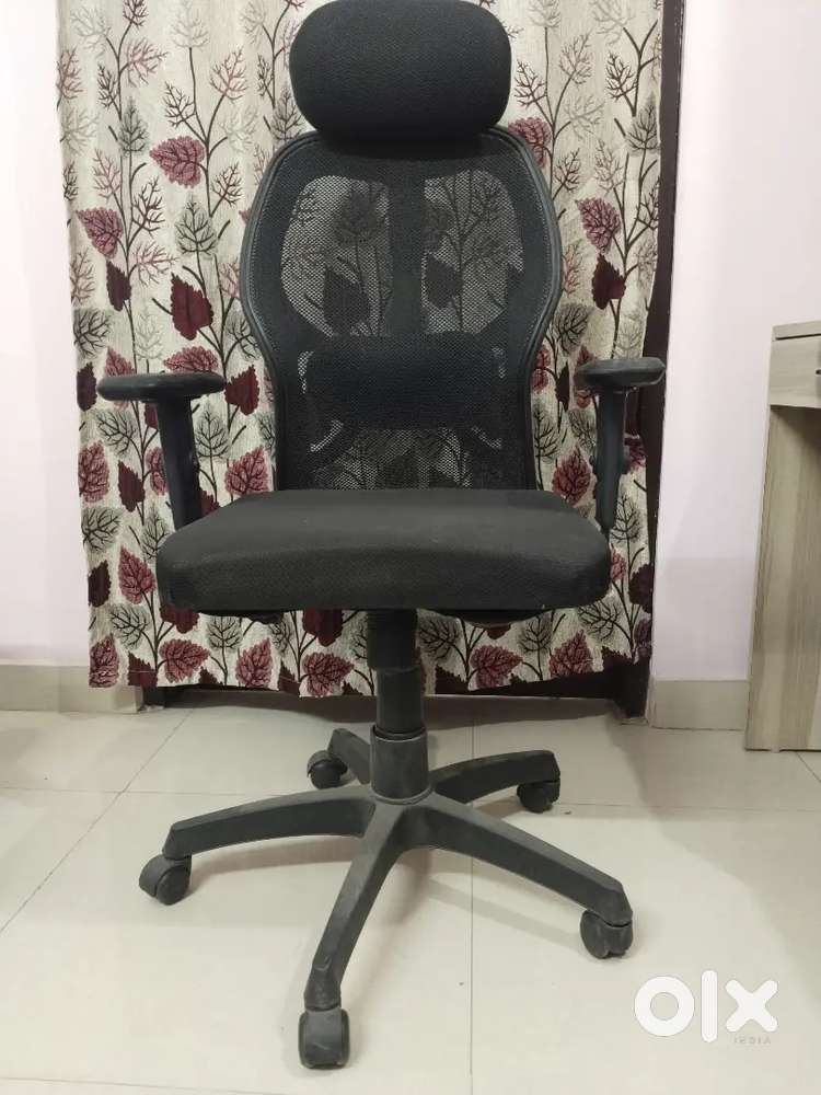 Ergonomic Office Chair with Adjustable Armrests, Height Recliner