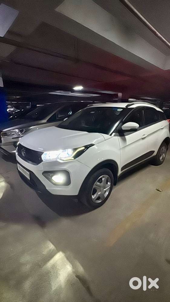 Tata Nexon Xma Amt (automatic) Petrol+cng Single Owner