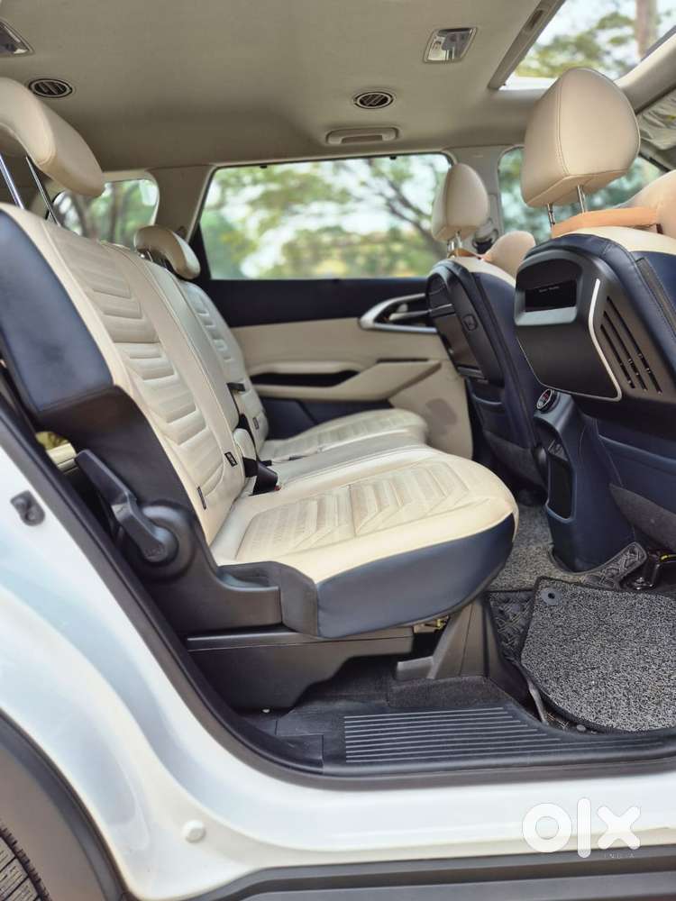 Kia Carens Luxury (o)1.5 Diesel At 7 Str, 2023, Diesel