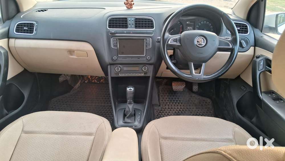 Skoda Rapid [2016-2021] 1.6 Mpi Style Plus, 2017, Petrol