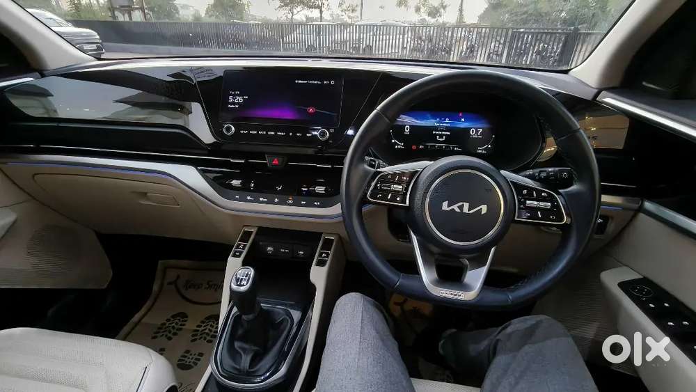 Kia Carens Luxury 1.5 Diesel 6mt Demo Vehicle