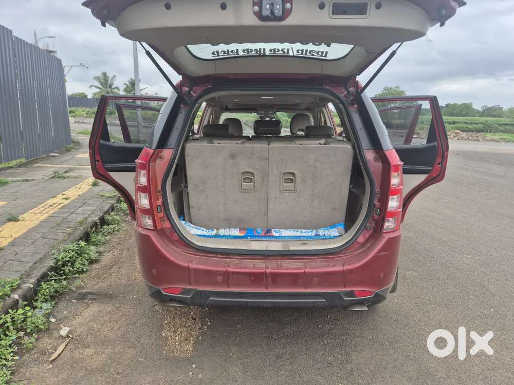 Mahindra Xuv500 W10 2016  Diesel 142000 Km Driven