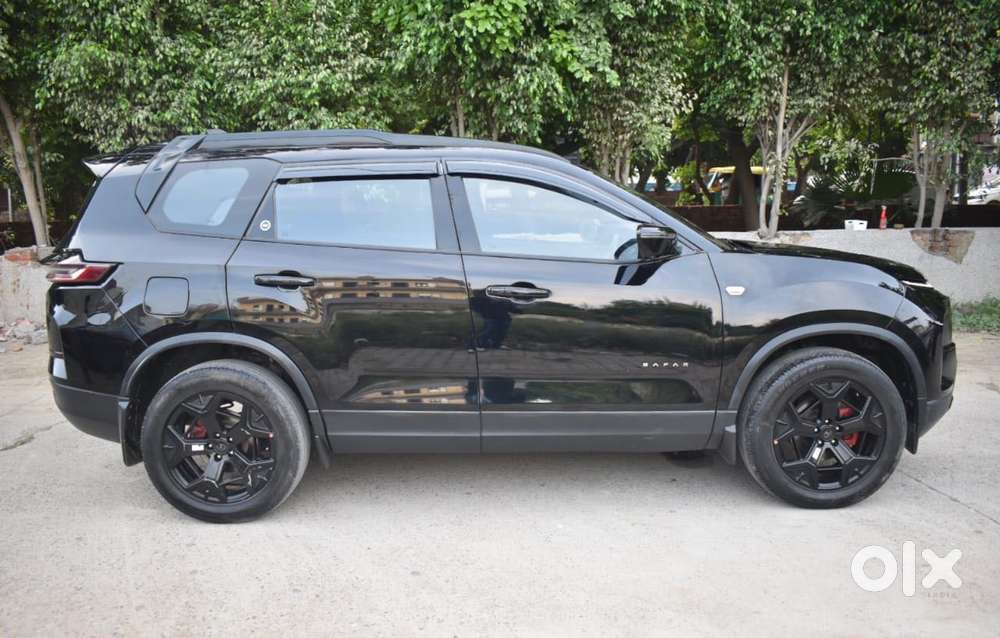 Tata Safari Accomplished Plus 6 Str Dark Edition At, 2024, Diesel