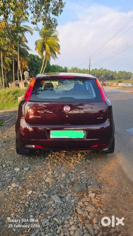 Fiat Grande Punto 2011 Petrol 40000 Km Driven