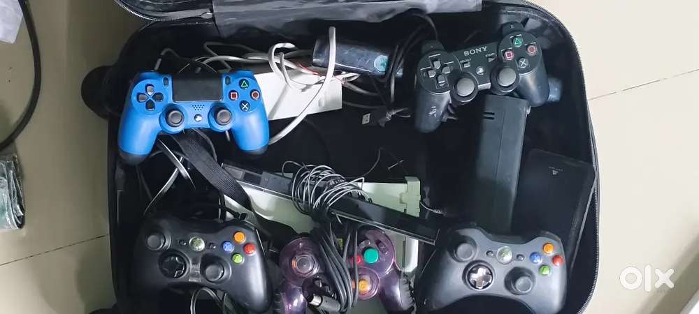 Mega Gaming Lot & Accessories - Nintendo Wii, PS4, Xbox 360, PS3 & Ada