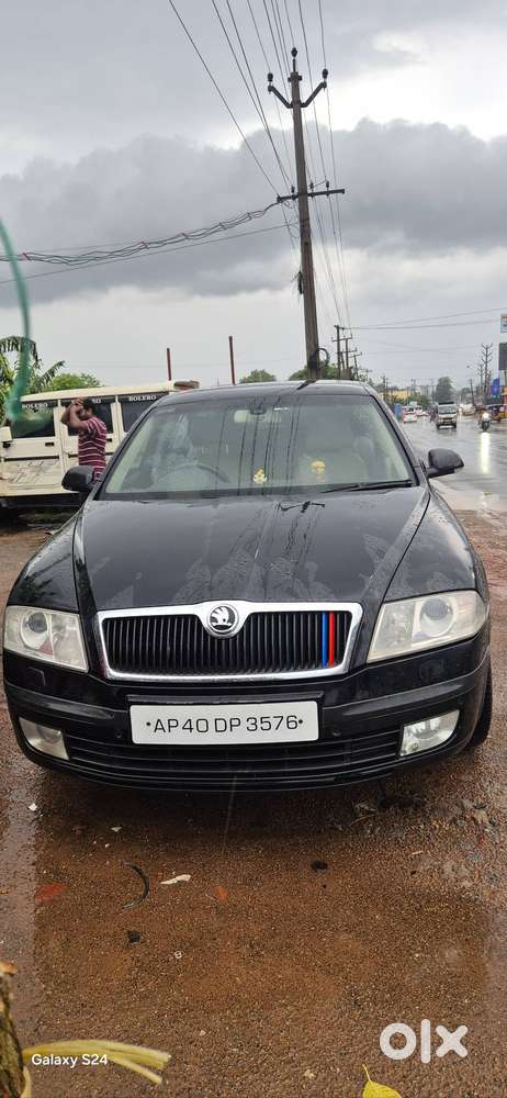 Good Condition Black Skoda Laura