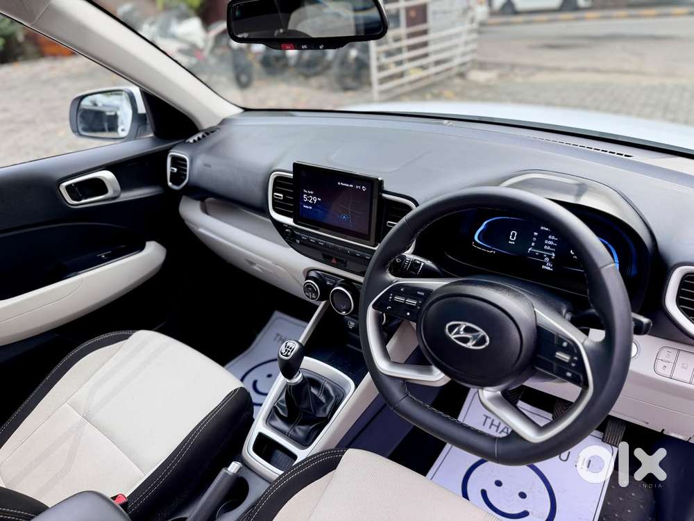 Hyundai Venue Sx Mt, 2024, Petrol