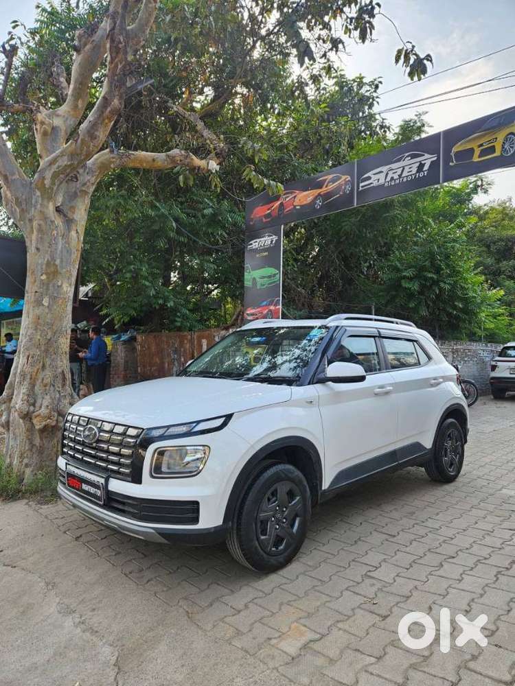 Hyundai Venue S 1.2 Petrol, 2024, Petrol