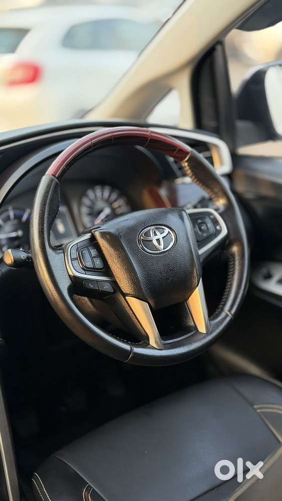 Toyota Innova Crysta 2.4 Vx Mt 8s, 2017, Diesel