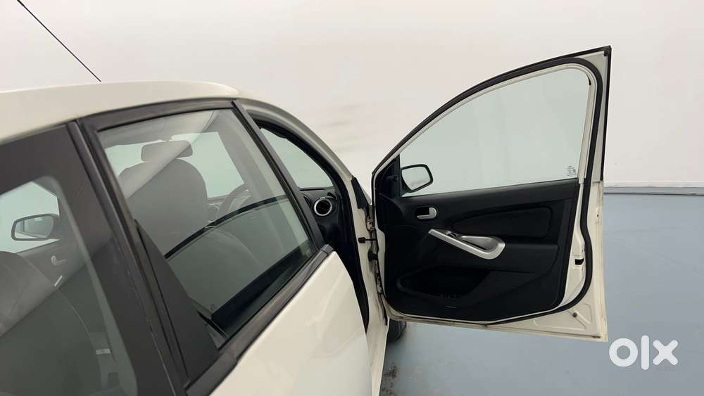 Ford Figo Petrol Zxi, 2015, Petrol