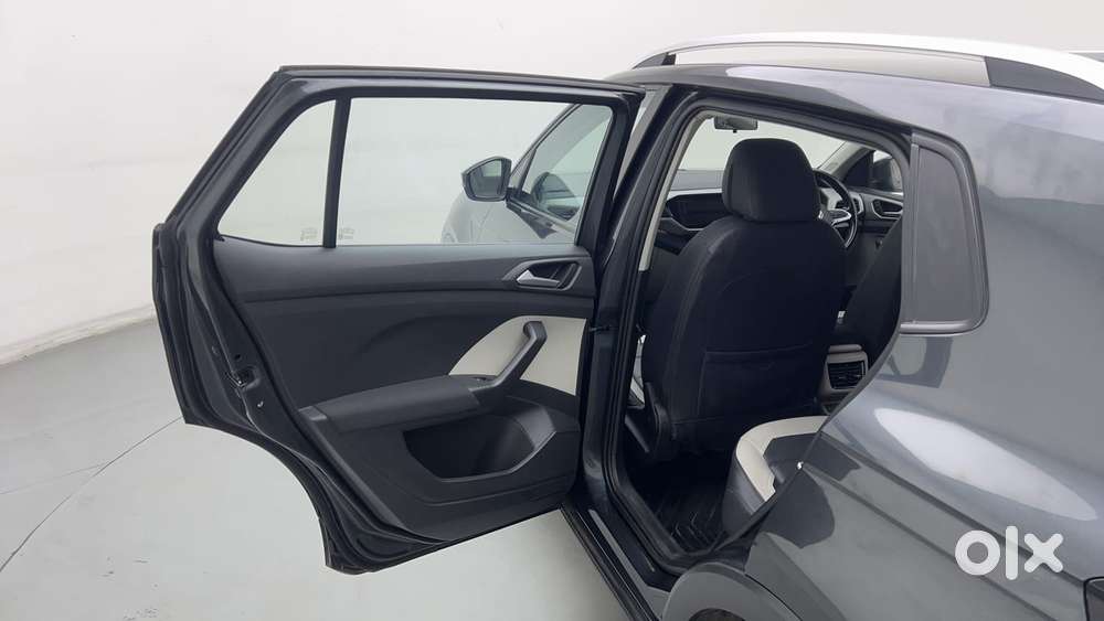 Volkswagen Taigun 1.0 Tsi Highline At, 2022, Petrol