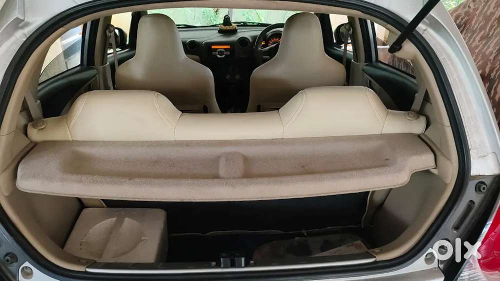 Honda Brio V Automatic 2012
