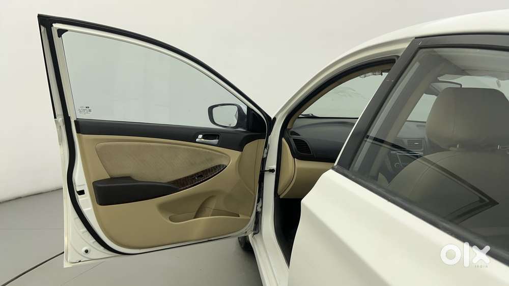 Hyundai Verna Hyundai-verna-2015-2016-1.6-crdi-s-option, 2015, Diese..