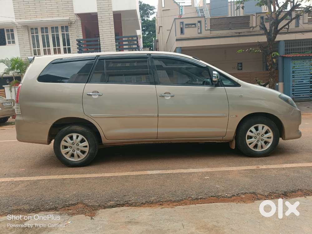 Toyota Innova 2004-2011 2.5 V Diesel 7-seater, 2009, Diesel