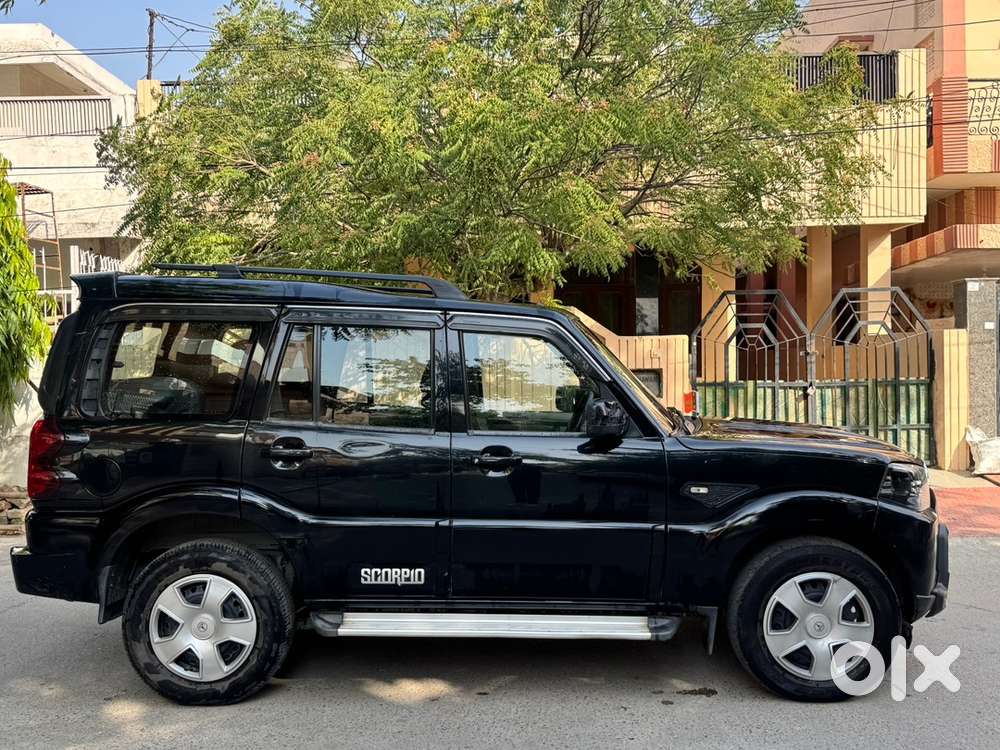 Mahindra Scorpio Classic Diesel Manual 2021