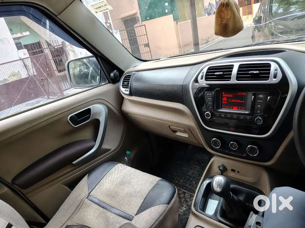 Mahindra Tuv 300 2017 Variant
