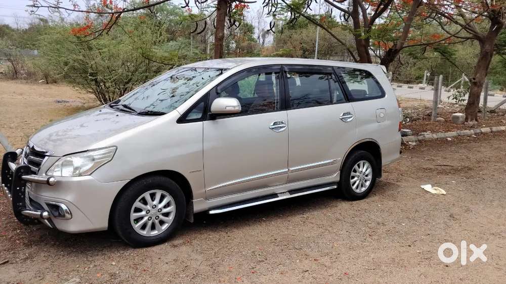 Toyota Innova 2014 7-seater