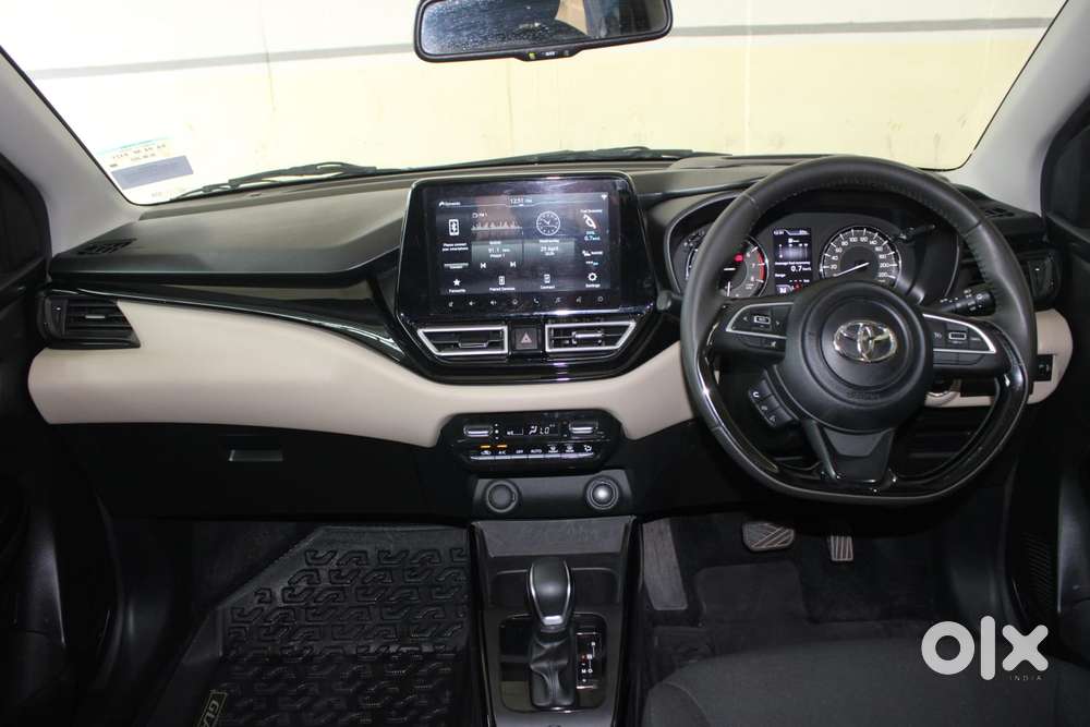 Toyota Glanza 1.2 V Amt, 2025, Petrol