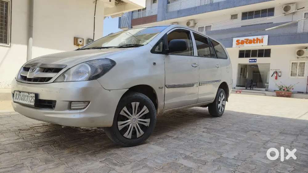 Toyota Innova 2007 Diesel 300000 Km Driven