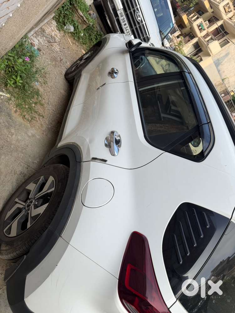 Kia Sonet Petrol 2051