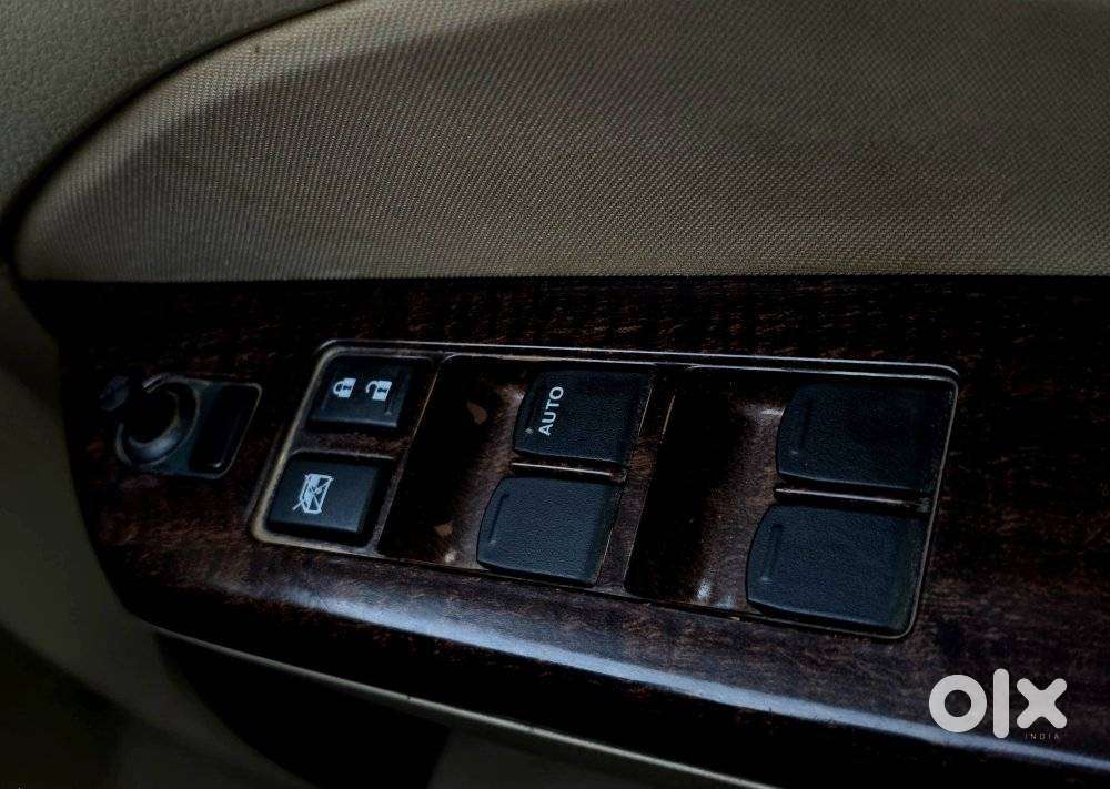 Maruti Suzuki Swift Dzire 1.2 Vxi Bsiv, 2017, Petrol