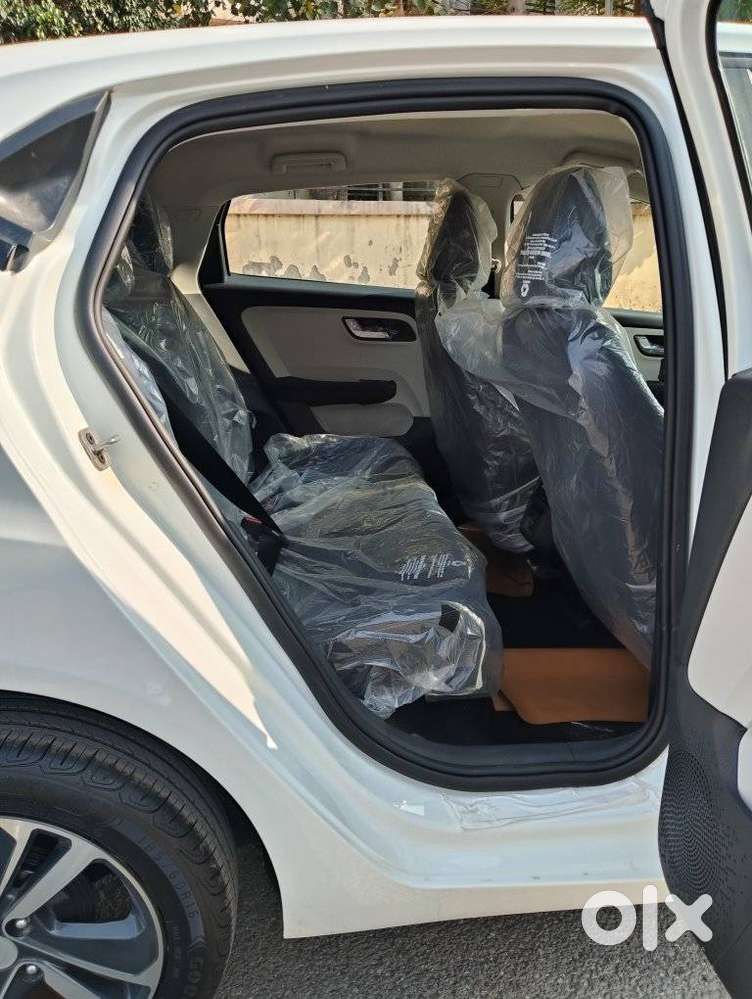 Tata Altroz Xz, 2025, Petrol