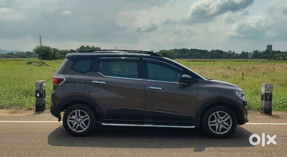 Renault Triber Rxz, 2022, Petrol