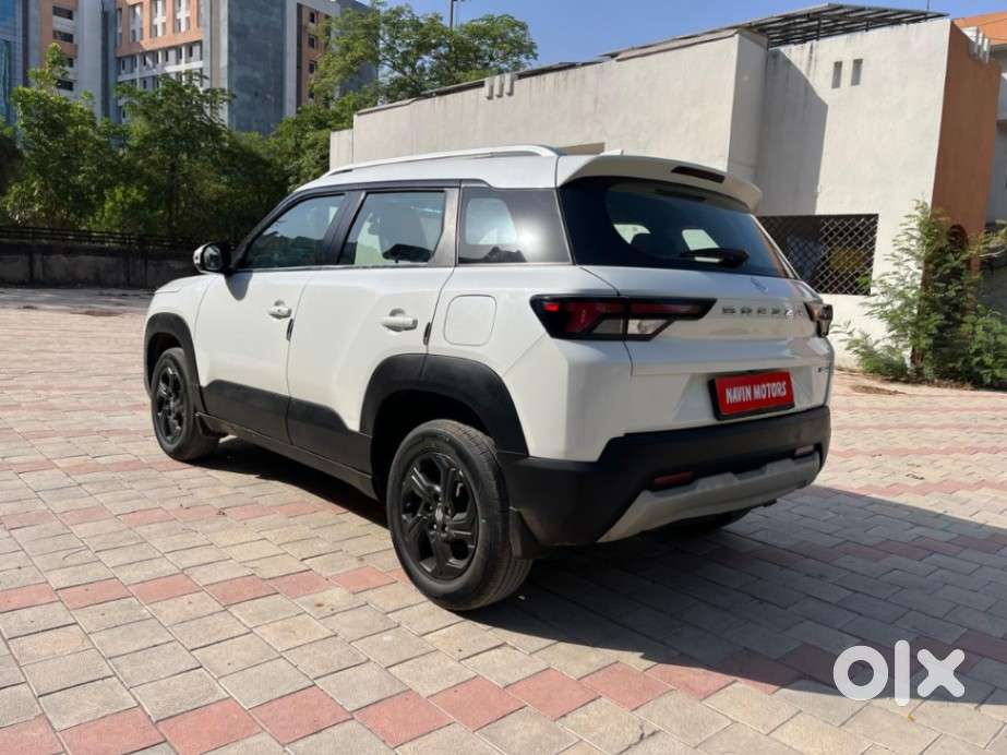 Maruti Suzuki Brezza 1.5 Zxi At Smart Hybrid, 2023, Cng & Hybrids