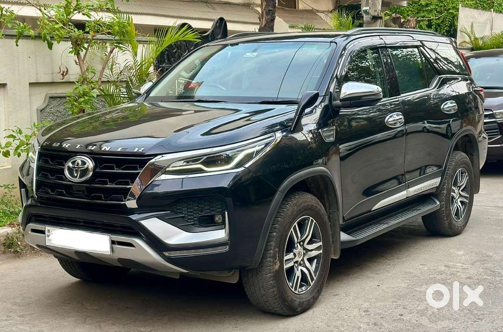 Toyota Fortuner 4x2 At 2025 Black