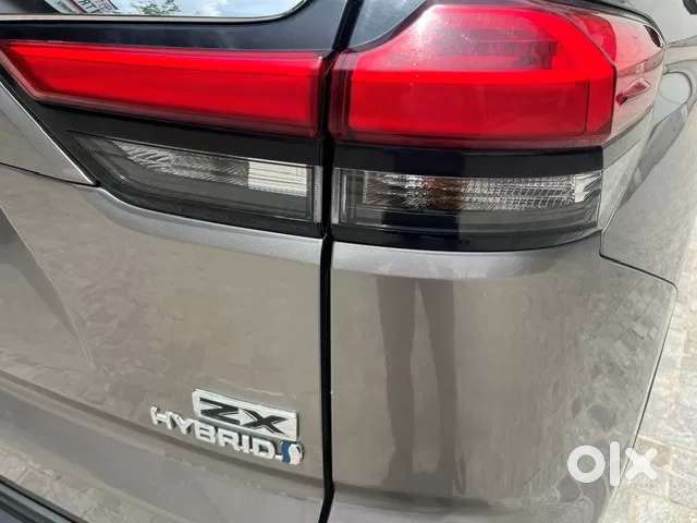 Toyota Innova Hycross 2.0 Zx (o) Hybrid 7 Str, 2024, Petrol