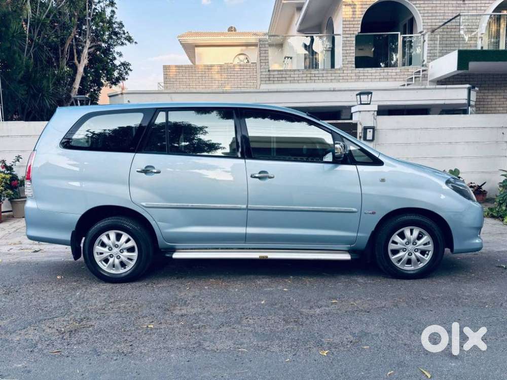 Toyota Innova 2.5 V 7 Str, 2011, Diesel