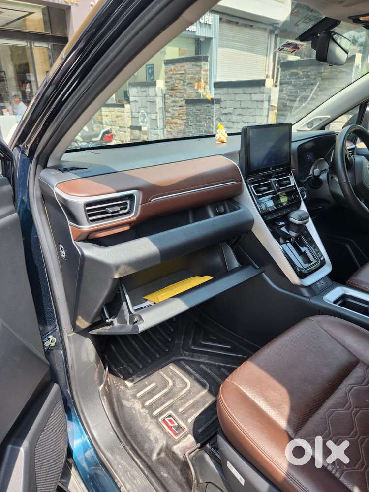 Toyota Innova Hycross 2.0 Zx Hybrid 7 Str, 2025, Diesel