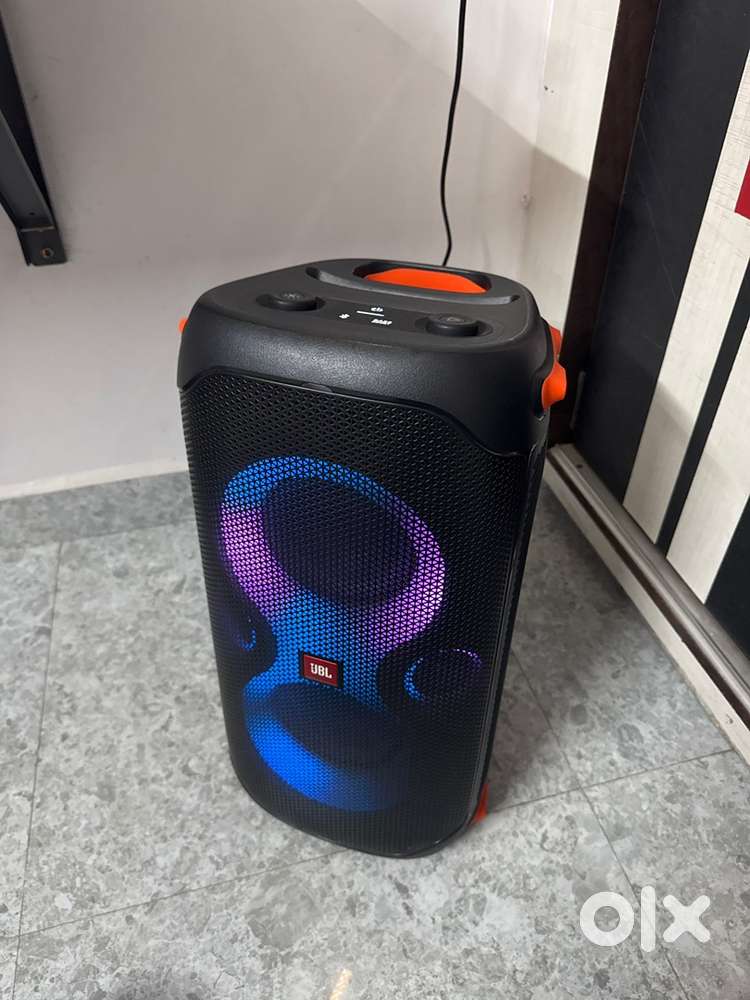 Jbl party box 110 4 months used with box