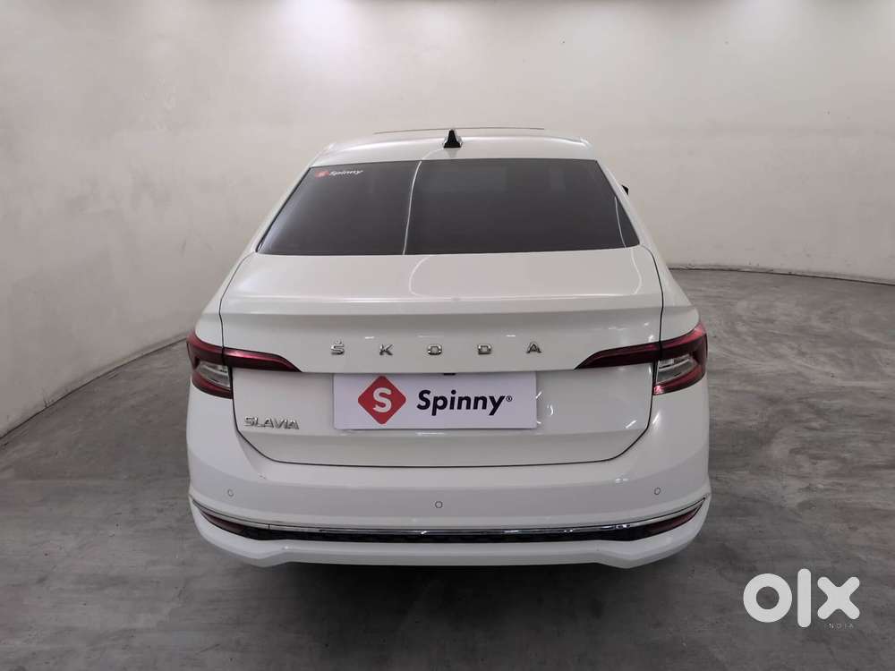 Skoda Slavia Style 1.0l Tsi At, 2022, Petrol