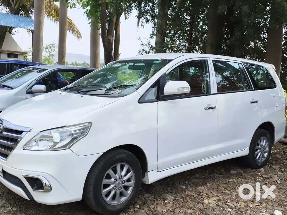 Toyota Innova 2015