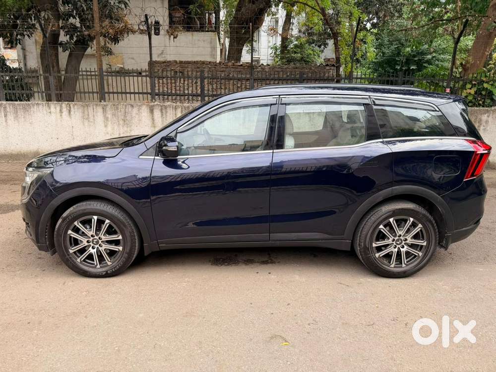Mahindra Xuv700 2.0 Ax 7 Petrol At Str, 2024, Petrol