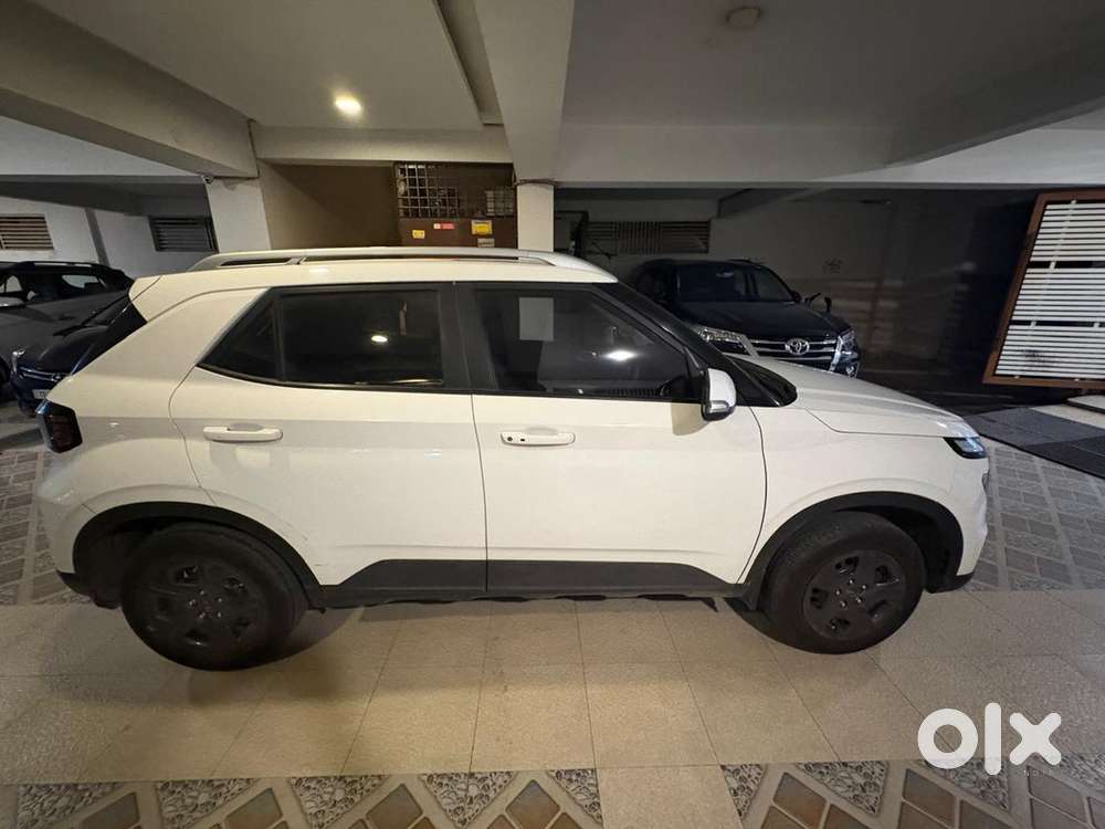 Hyundai Venue Petrol 2023