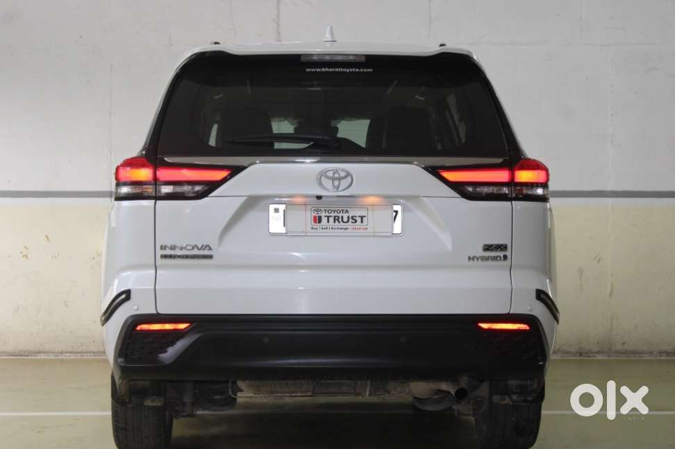 Toyota Innova Hycross 2.0 Zx Hybrid 7 Str, 2024, Petrol