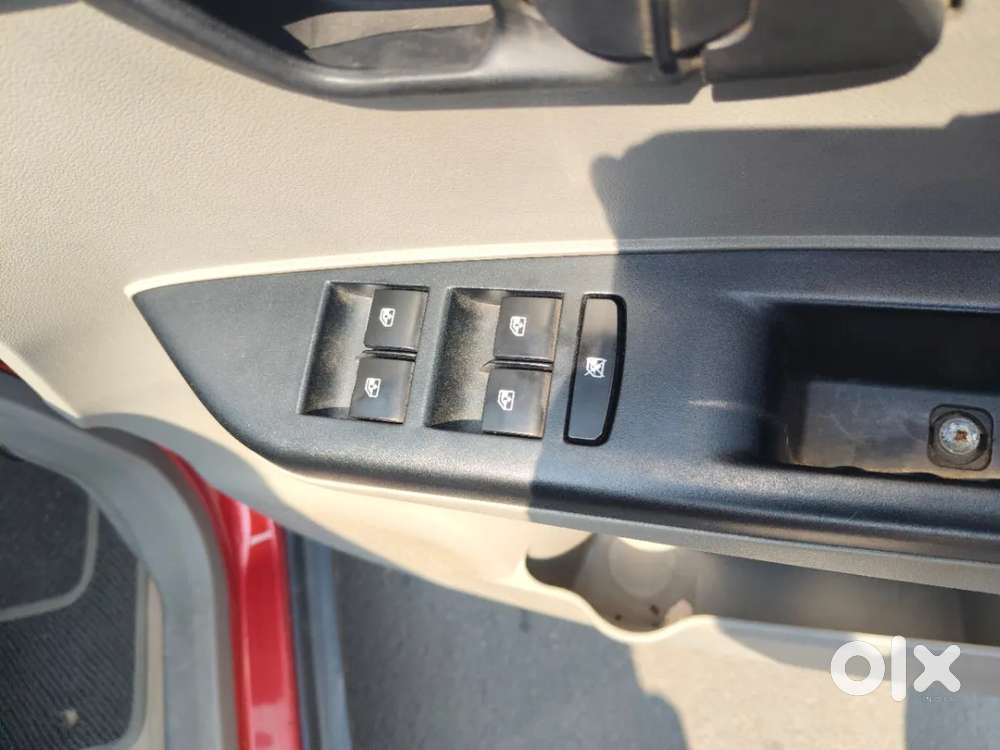 Mahindra Kuv 100 Mfalcon G80 K4 Plus, 2016, Petrol