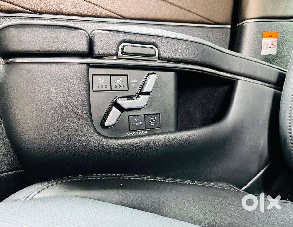 Toyota Vellfire Vip – Executive Lounge, 2025, Petrol