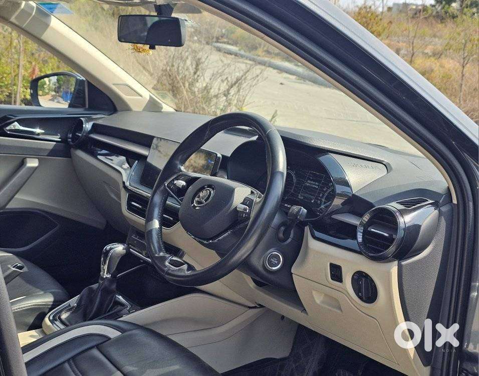 Skoda Slavia Ambition 1.0l Tsi At, 2022, Petrol