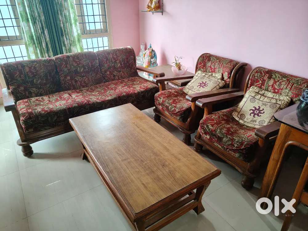 Sofa and Dining Table for Sale in Madhurwada