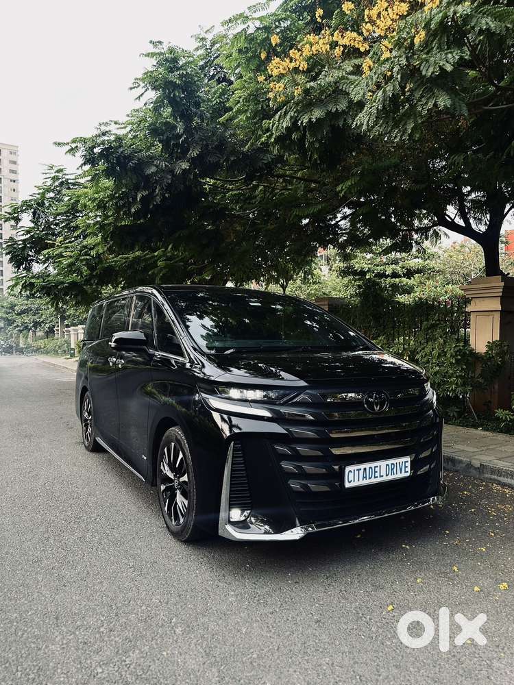 Toyota Vellfire Vip – Executive Lounge, 2025, Petrol
