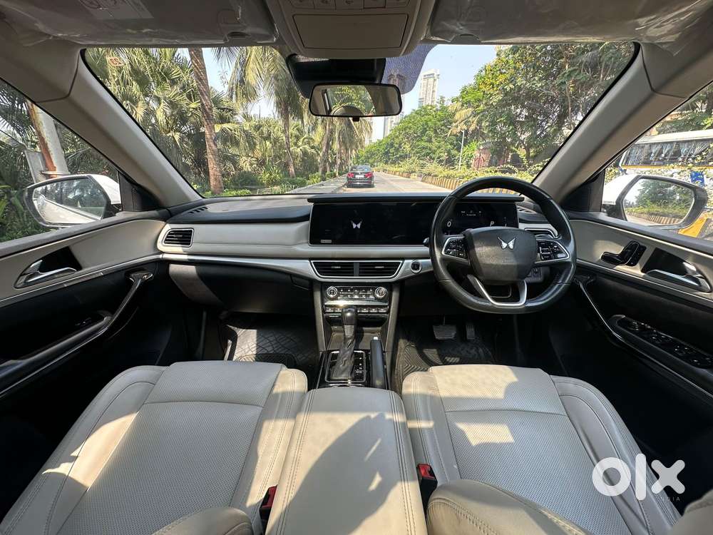 Mahindra Xuv700 2.2 Ax 7 Diesel At Str, 2023, Diesel